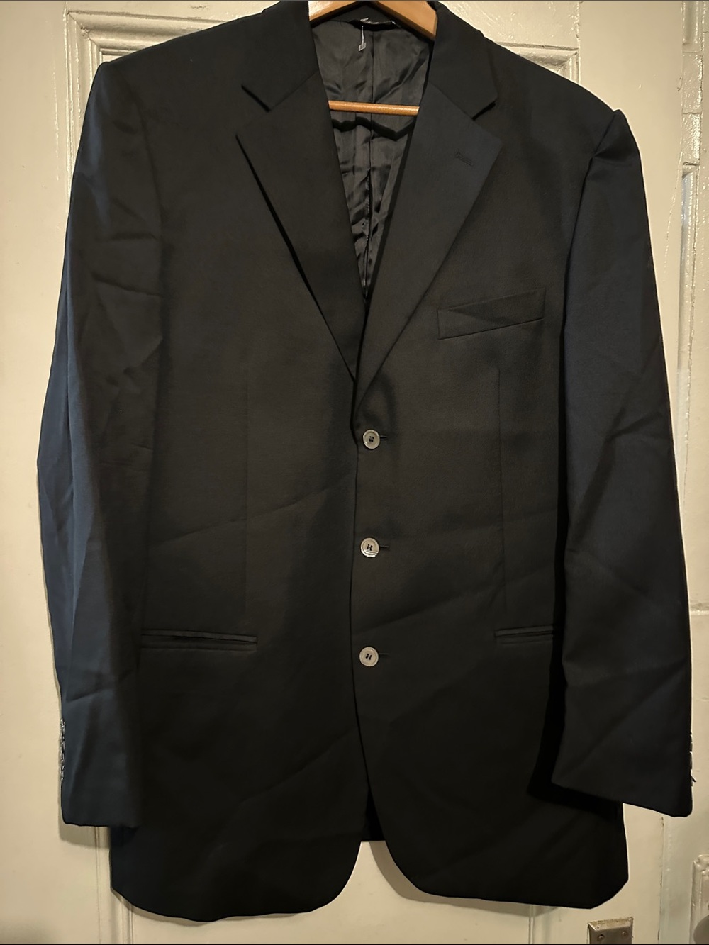 Like New Vintage Barneys New York Men's Classic Black Blazer. 34”L x 22”W.